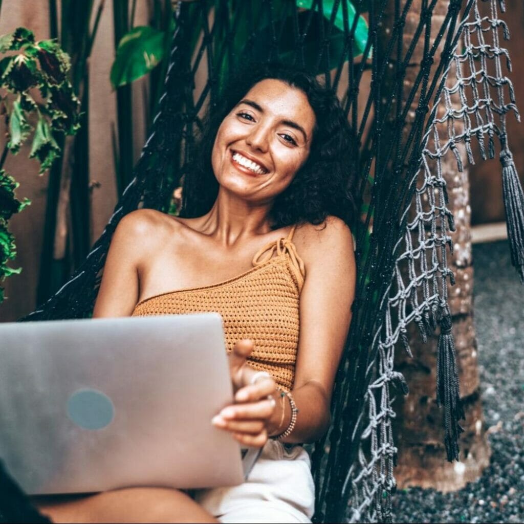 Sophia Life and Yoga job digital nomad